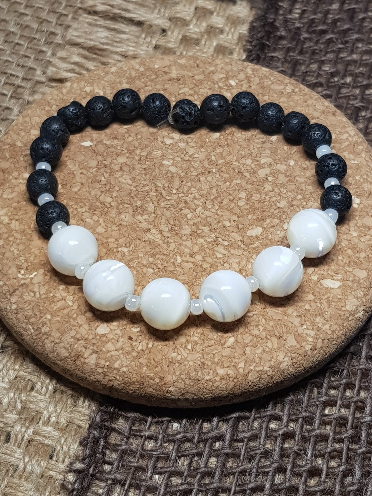Bracelet Perle de Coquillage Naturel - Douceur, Féminité